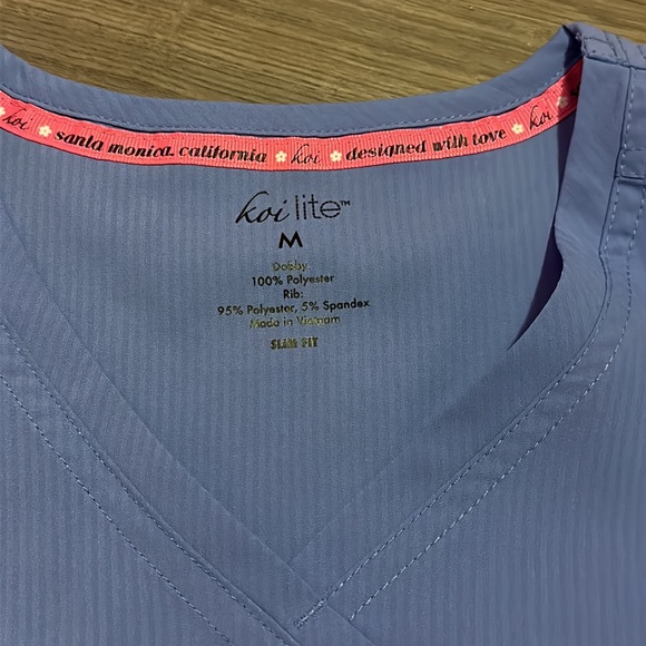 Koi lite performance stretch philosophy scrubs top slim fit size M - Picture 6 of 7